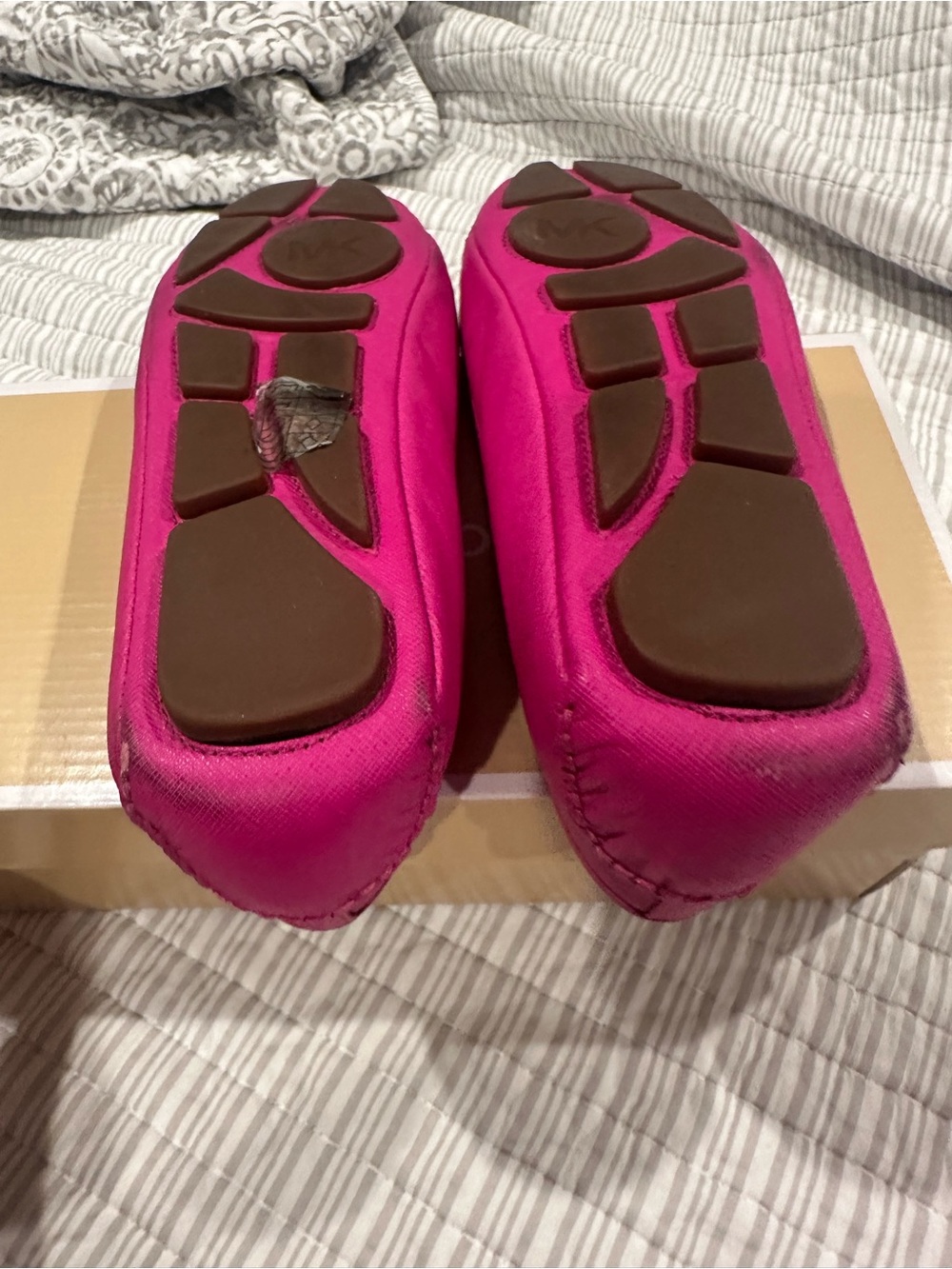 Michael Kors Hot Pink MK Logo Ballet Flats - Picture 4 of 5